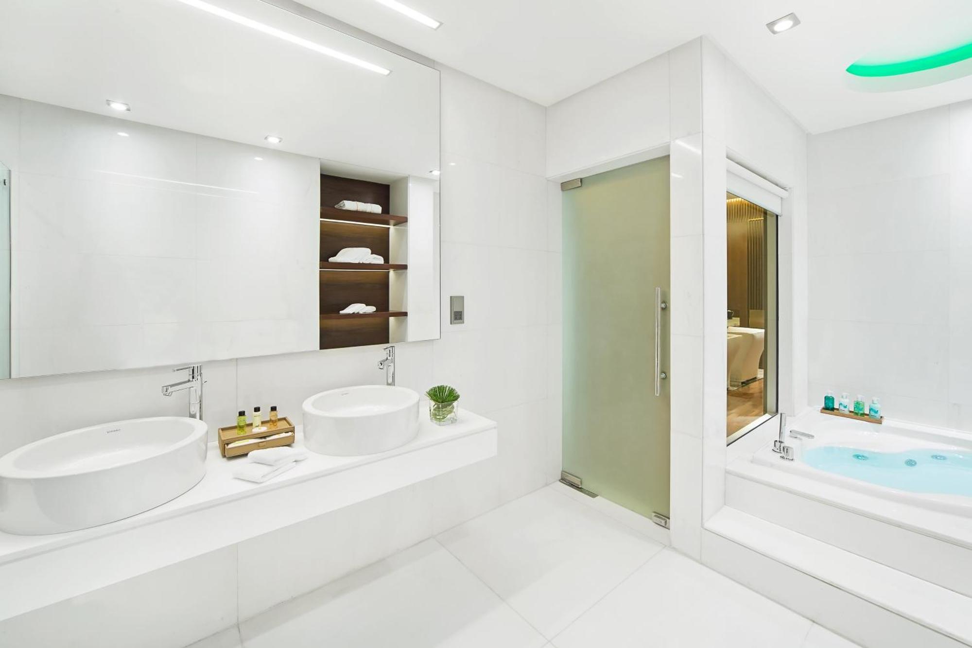 Four Points By Sheraton Doha Exteriör bild